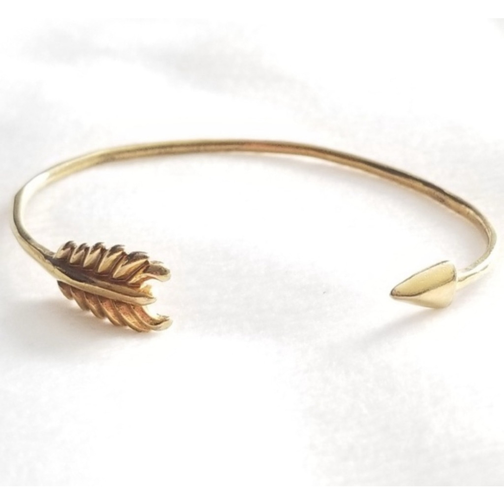 Stella & Dot Gilded bow arrow‎ cuff bangle bracelet gold